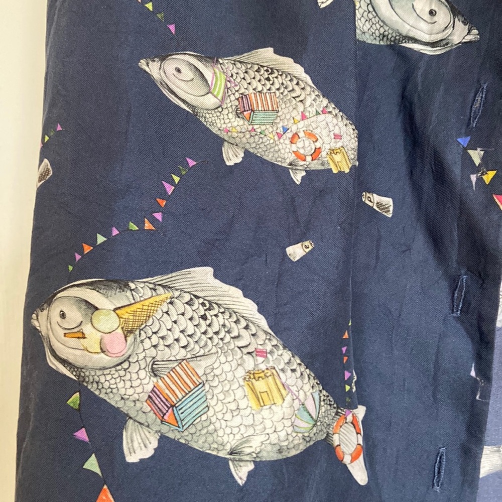 VILAGALLO blue fish print silk sleeveless top